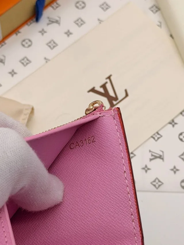 Кошелек Louis Vuitton