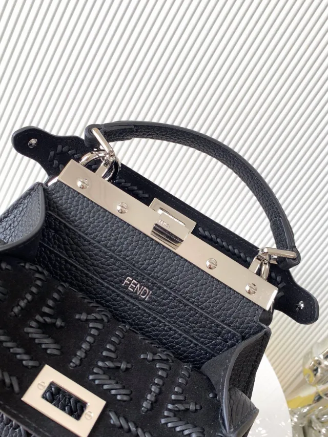 Сумка Fendi Peekaboo