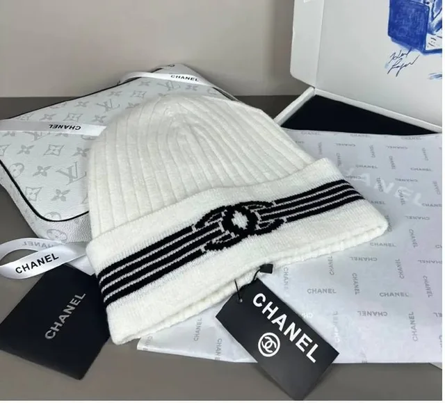 Зимняя Шапка от Chanel