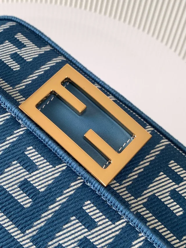 Сумка Fendi Baguette Mini