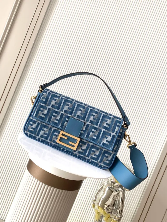 Сумка Fendi Baguette