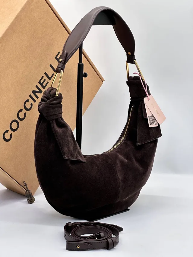 Coccinelle из замши