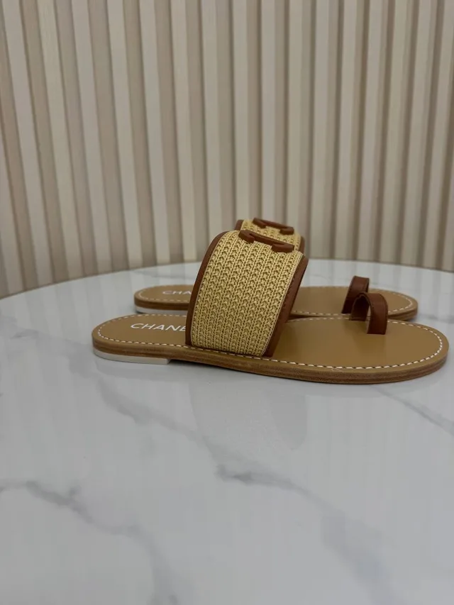Шлепки Chanel