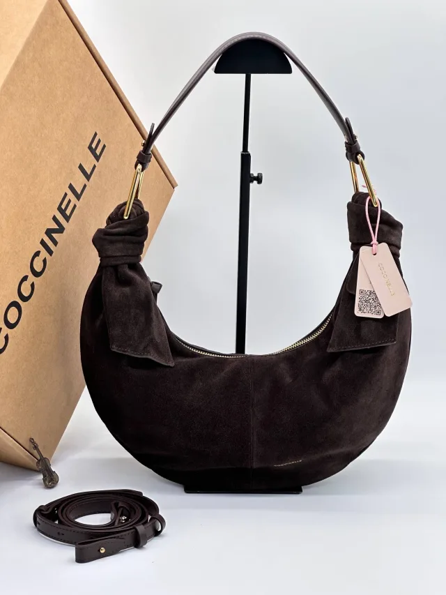 Coccinelle из замши