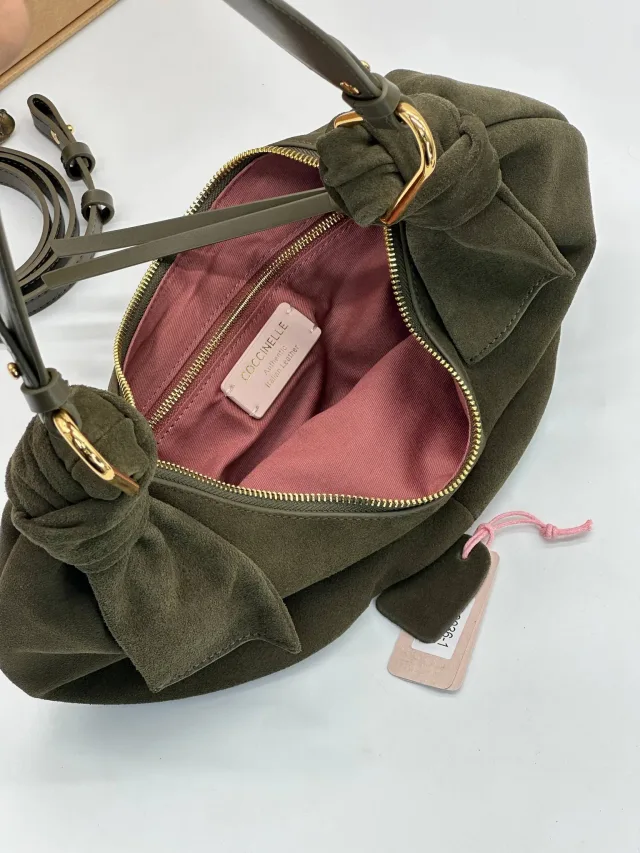 Coccinelle из замши