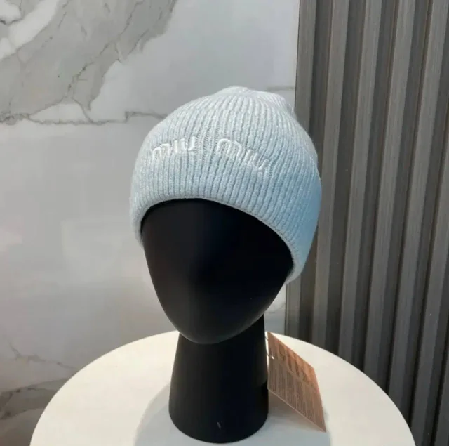 Зимняя Шапка от MiU MiU