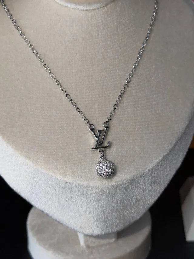 Серьги Louis Vuitton