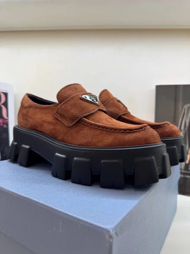 Лоферы Prada