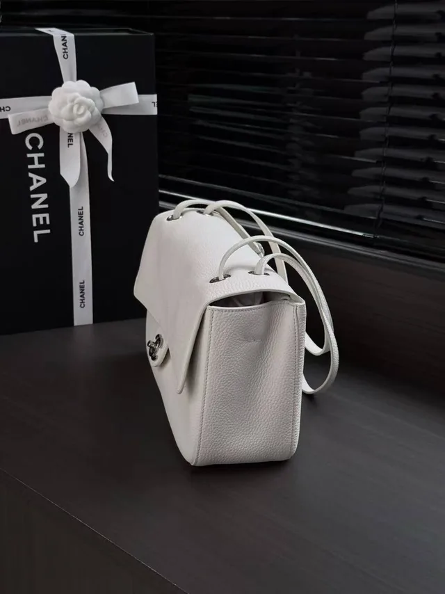 Сумка Chanel фурнитура серебро