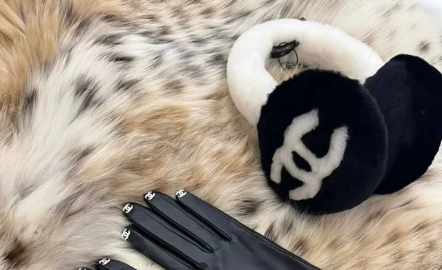Наушники шерстяные Chanel