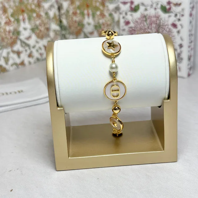 Серёжки Christian Dior