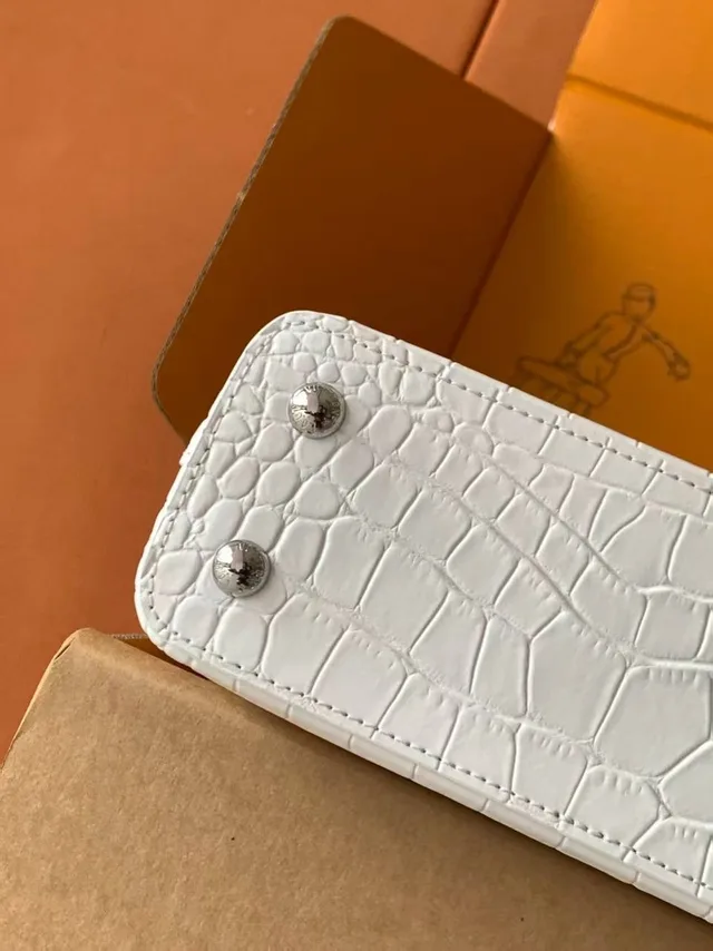 Сумка Louis Vuitton из крокодиловой кожи