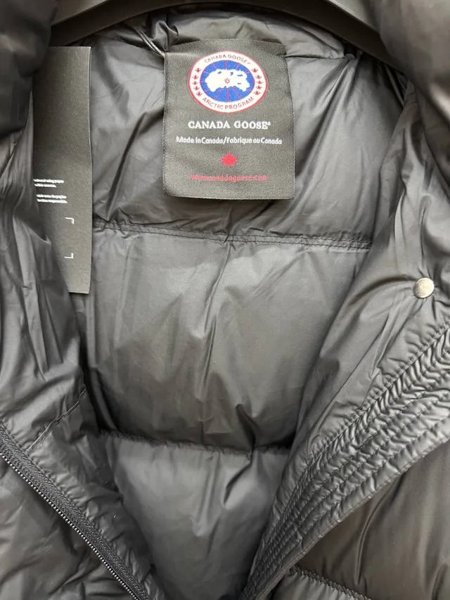 Пуховик Canada Goose