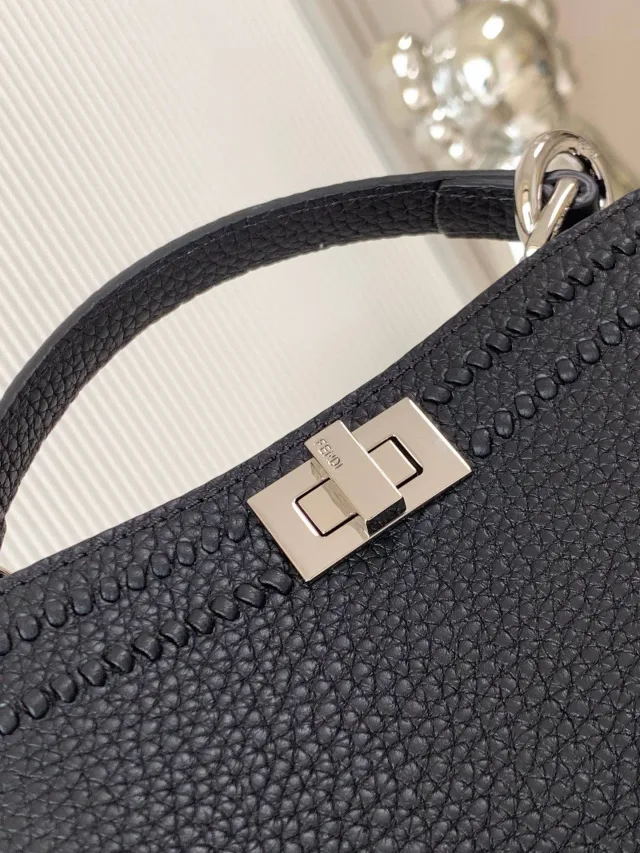 Сумка Fendi Peekaboo