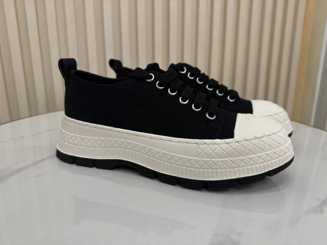 Кроссовки Chanel