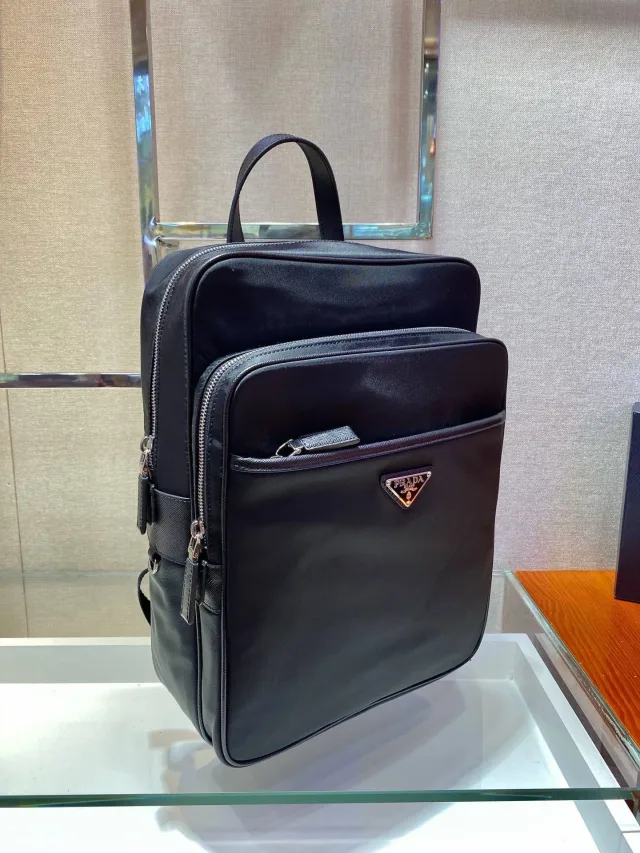 Рюкзак Prada