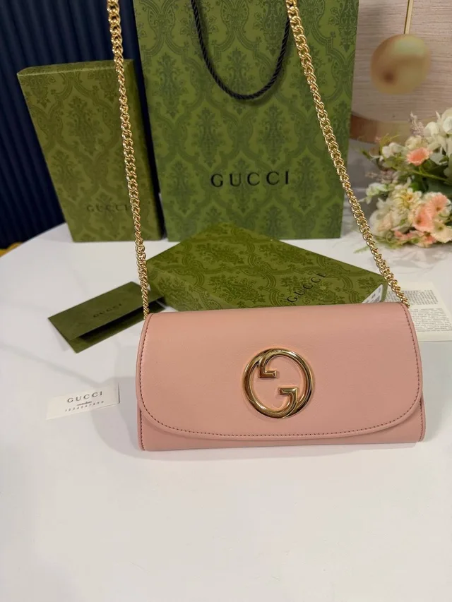 Кошелек на цепочке Gucci Blondie Continental