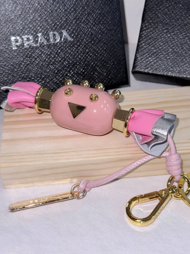 Брелок от Prada