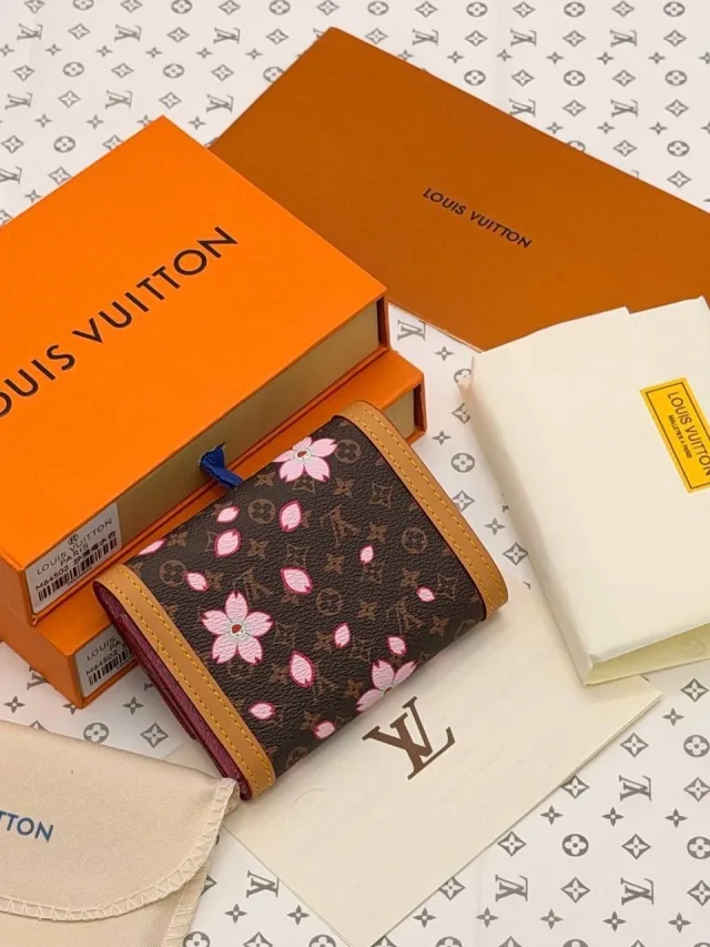 Кошелек Louis Vuitton
