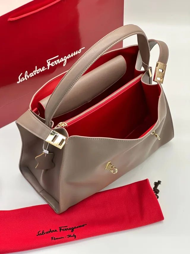 Сумка Salvatore Ferragamo