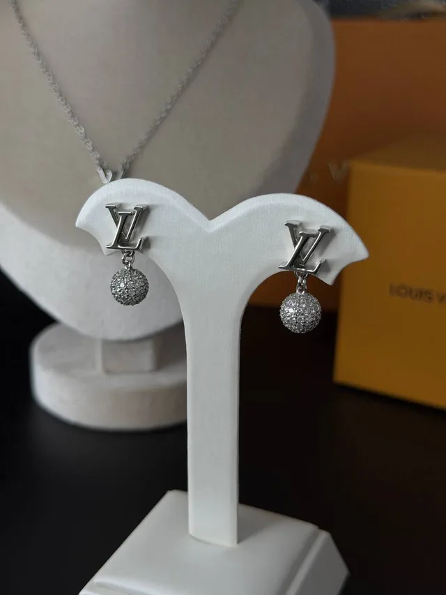 Серьги Louis Vuitton