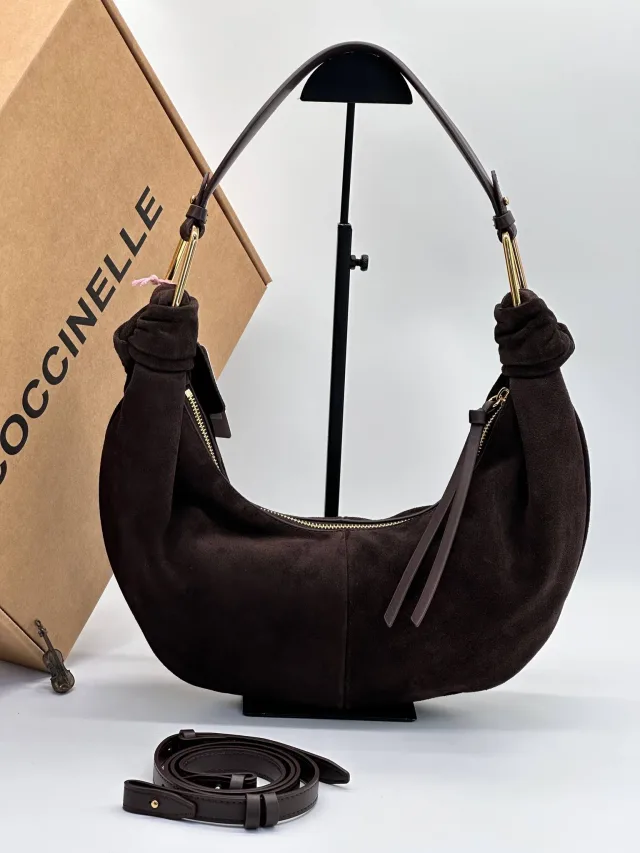 Coccinelle из замши