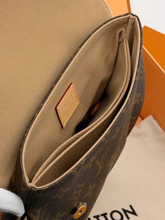 Сумка Louis Vuitton Marelle