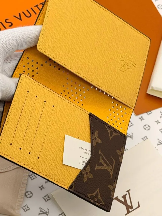 Обложка на паспорт Louis Vuitton