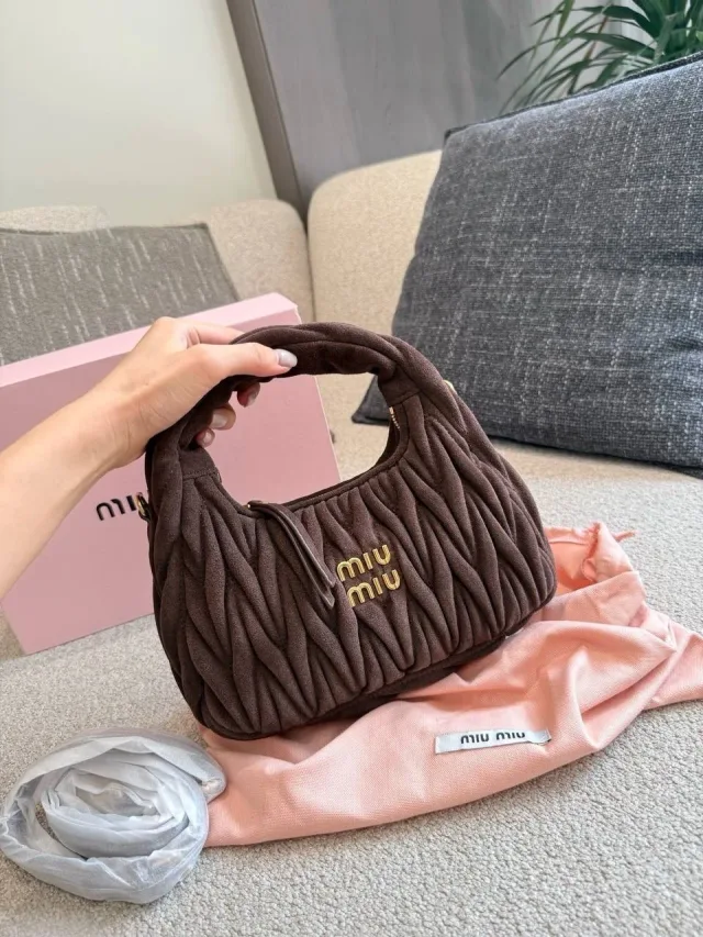 Сумка из замши MiU MiU