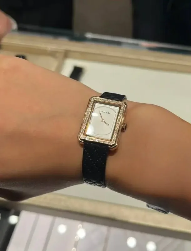 Часы CHANEL