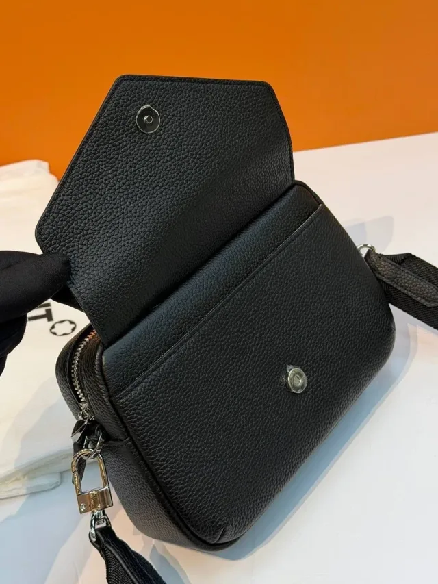 Маленькая сумка через плечо Montblanc Companion