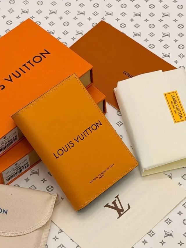 Обложка на паспорт Louis Vuitton