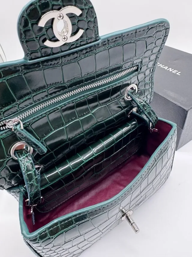 Сумка Chanel из крокодиловый кожи