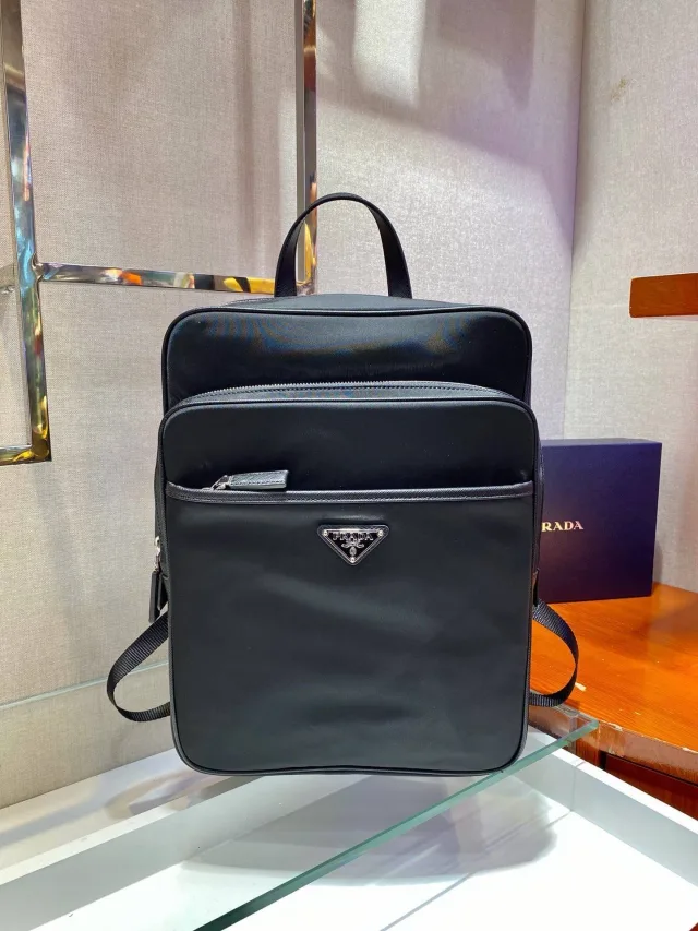 Рюкзак Prada