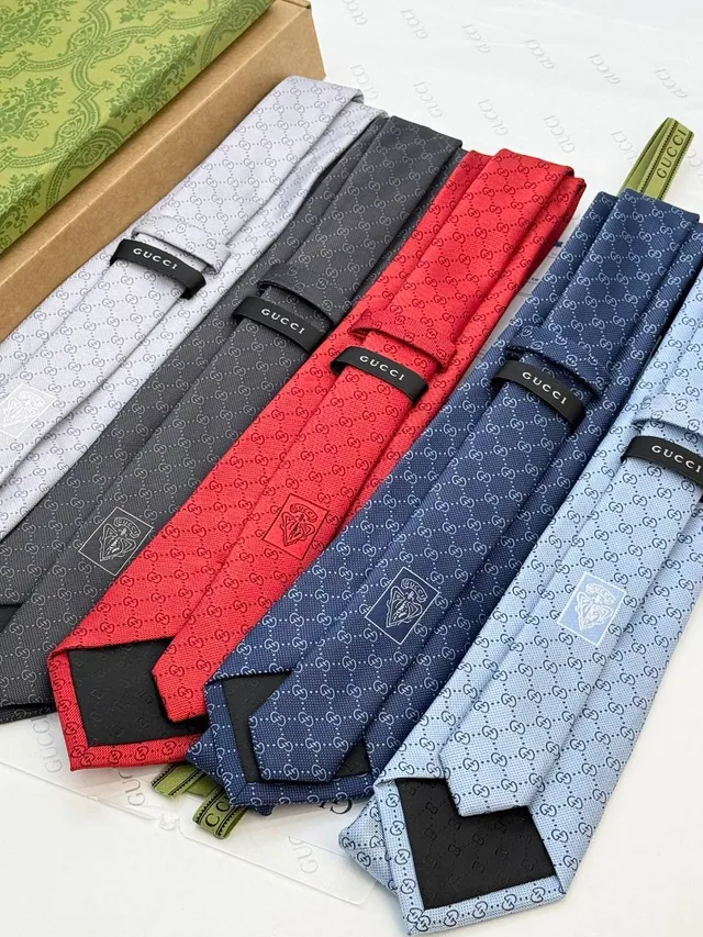 Галстук Gucci