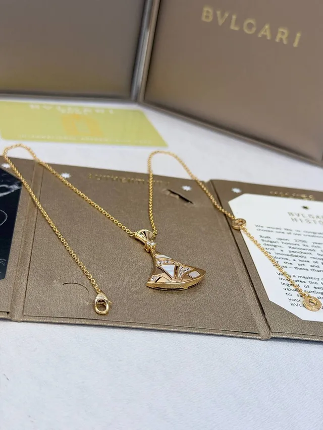 Подвеска Bvlgari