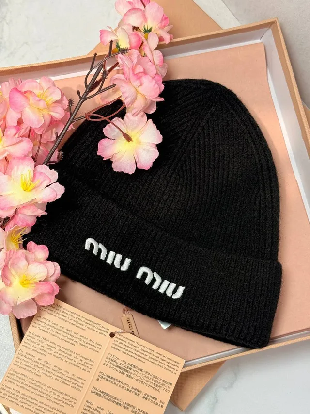 Зимняя Шапка от MiU MiU