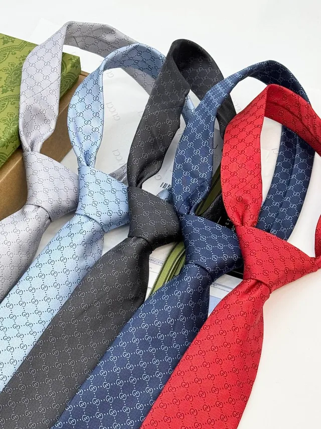 Галстук Gucci