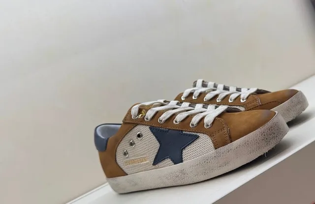 Кроссовки Golden Goose