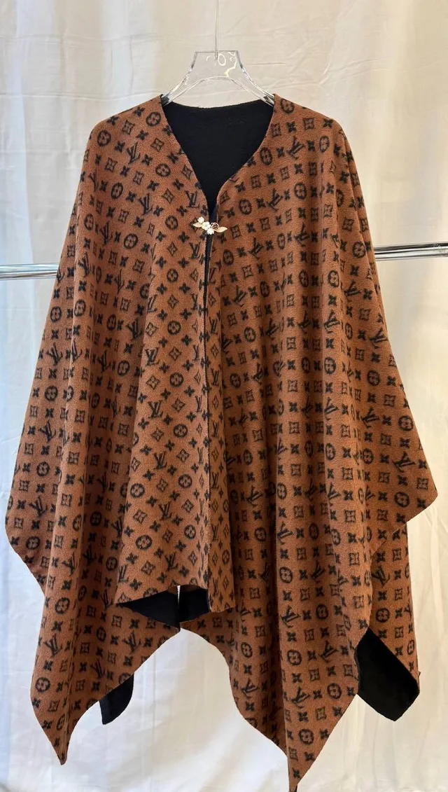 Пончо Louis Vuitton