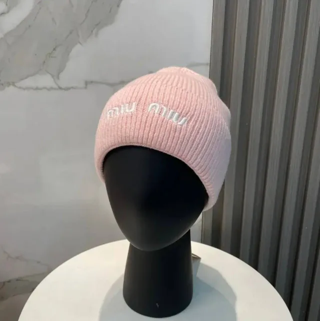 Зимняя Шапка от MiU MiU