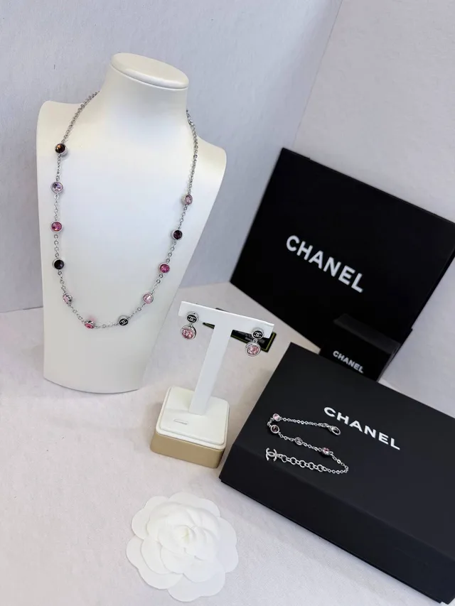Колье Chanel