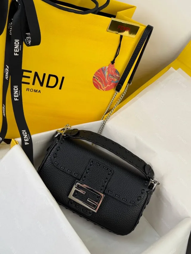 Сумка Fendi Baguette