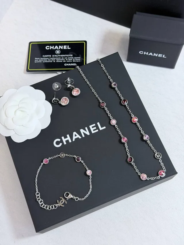Колье Chanel