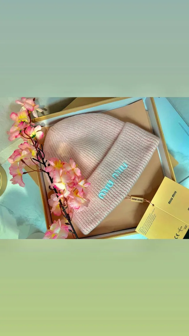 Зимняя Шапка от MiU MiU