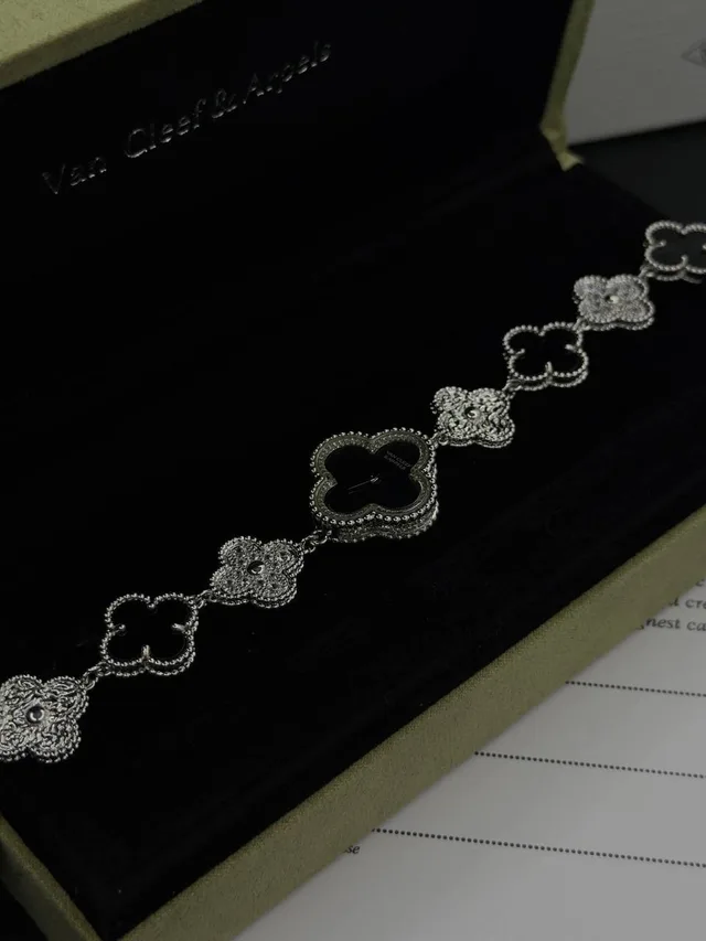 Часы Van Cleef Arpels