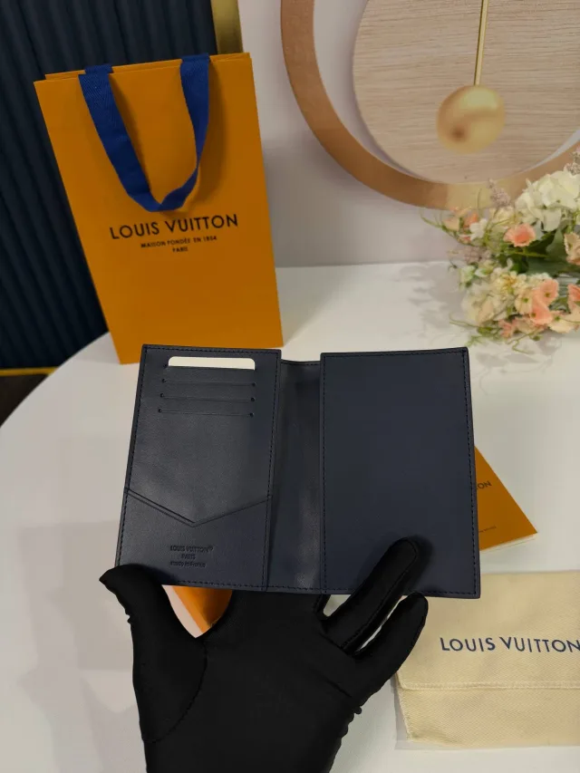 Обложка для паспорта Louis Vuitton