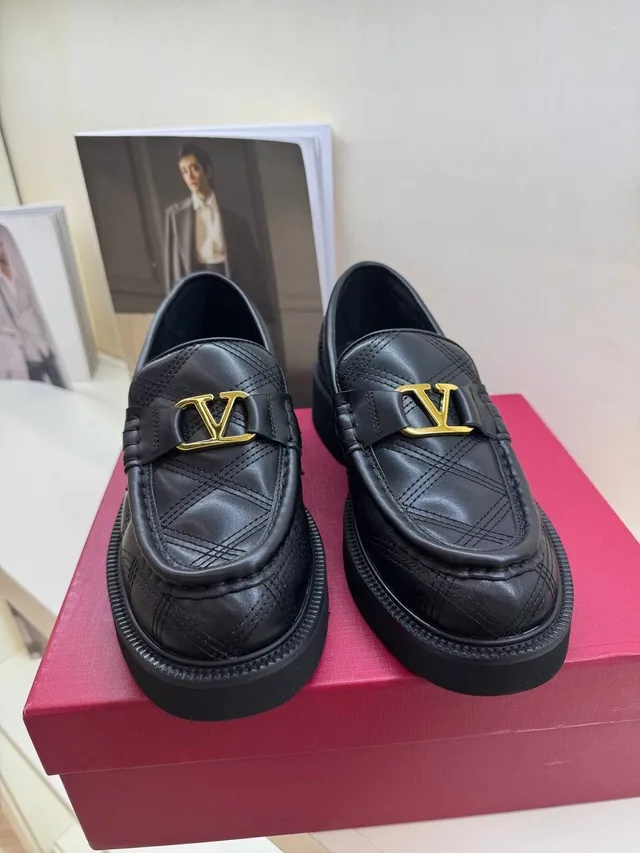 Лоферы Valentino