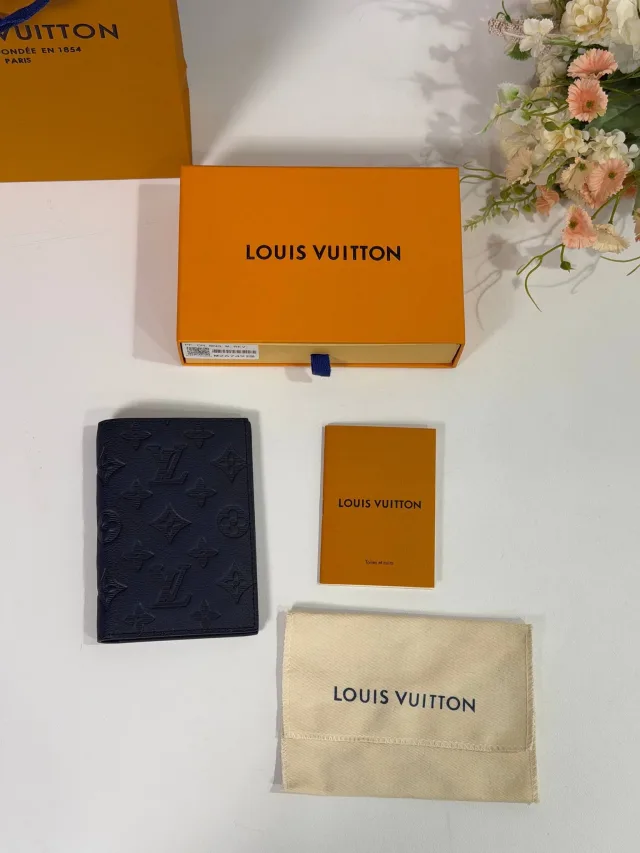 Обложка для паспорта Louis Vuitton
