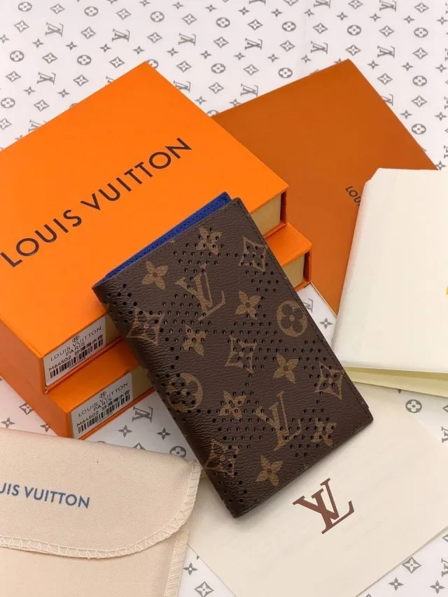 Обложка на паспорт Louis Vuitton